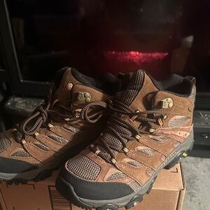 Merrell Brown and Black Hiking Boots, Men’s size 9W brand new